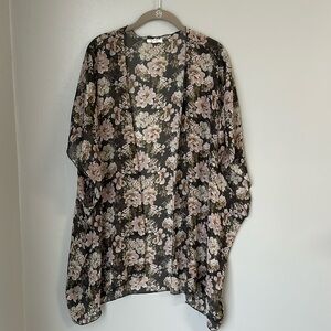 Maurices sheer floral kimono l/xl